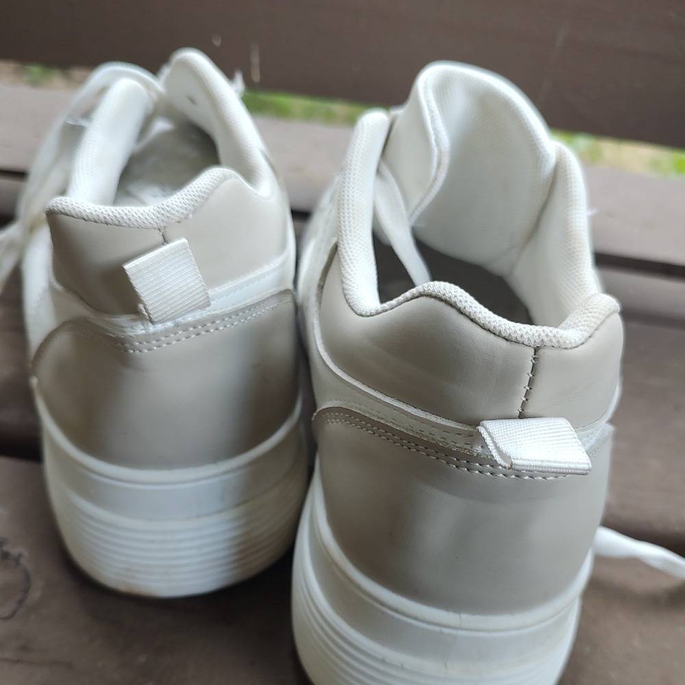 Fashion Sport Womens White and Beige Low Top Lace Up Sneakers Colorblock 1011